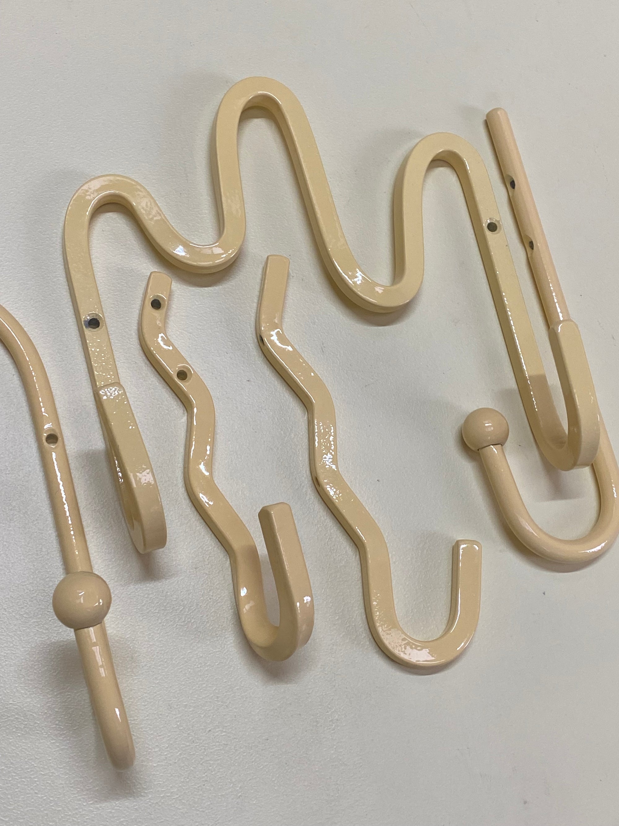 Orb hook - Custard