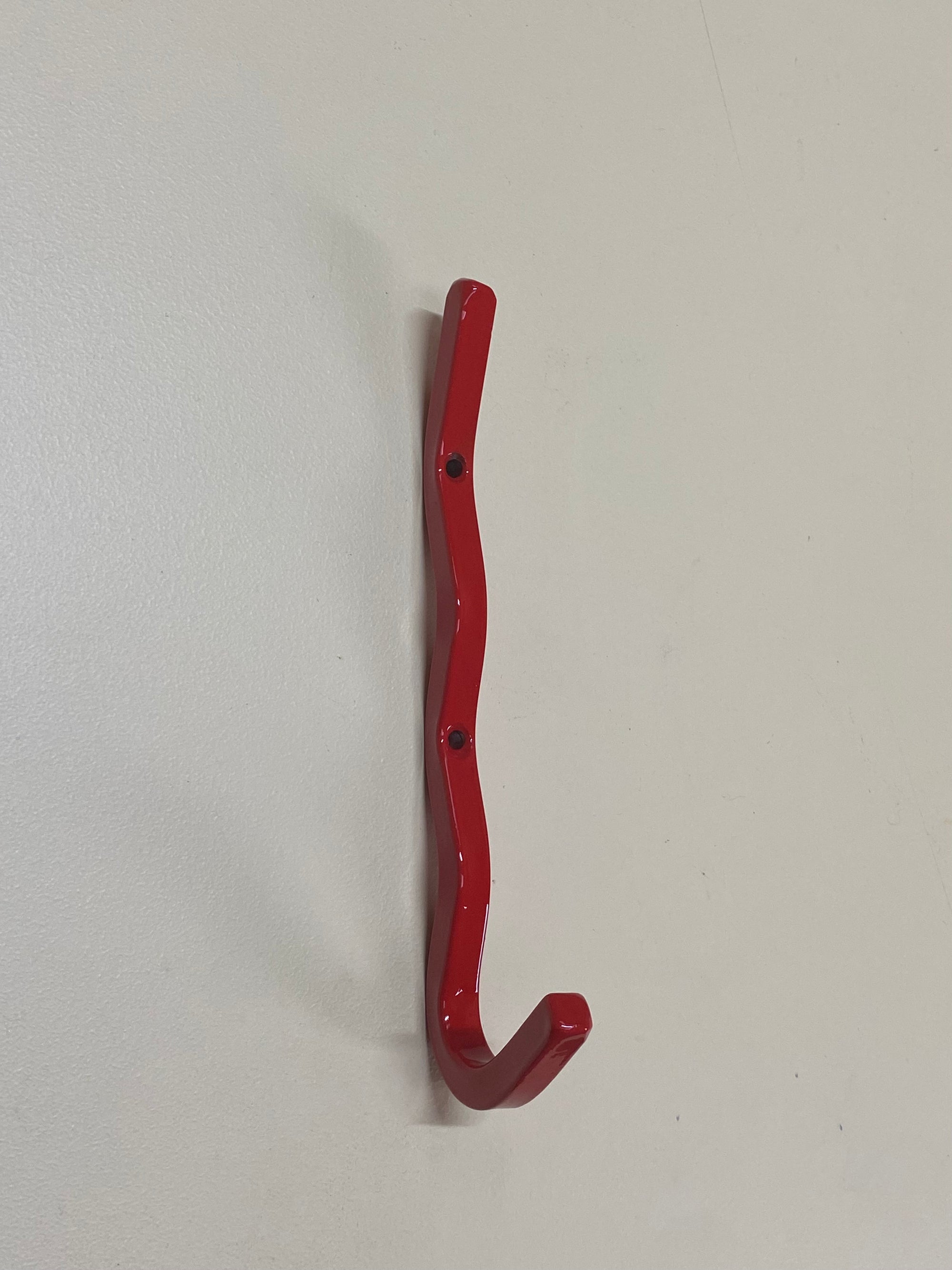 Wave Hook - Cherry Red