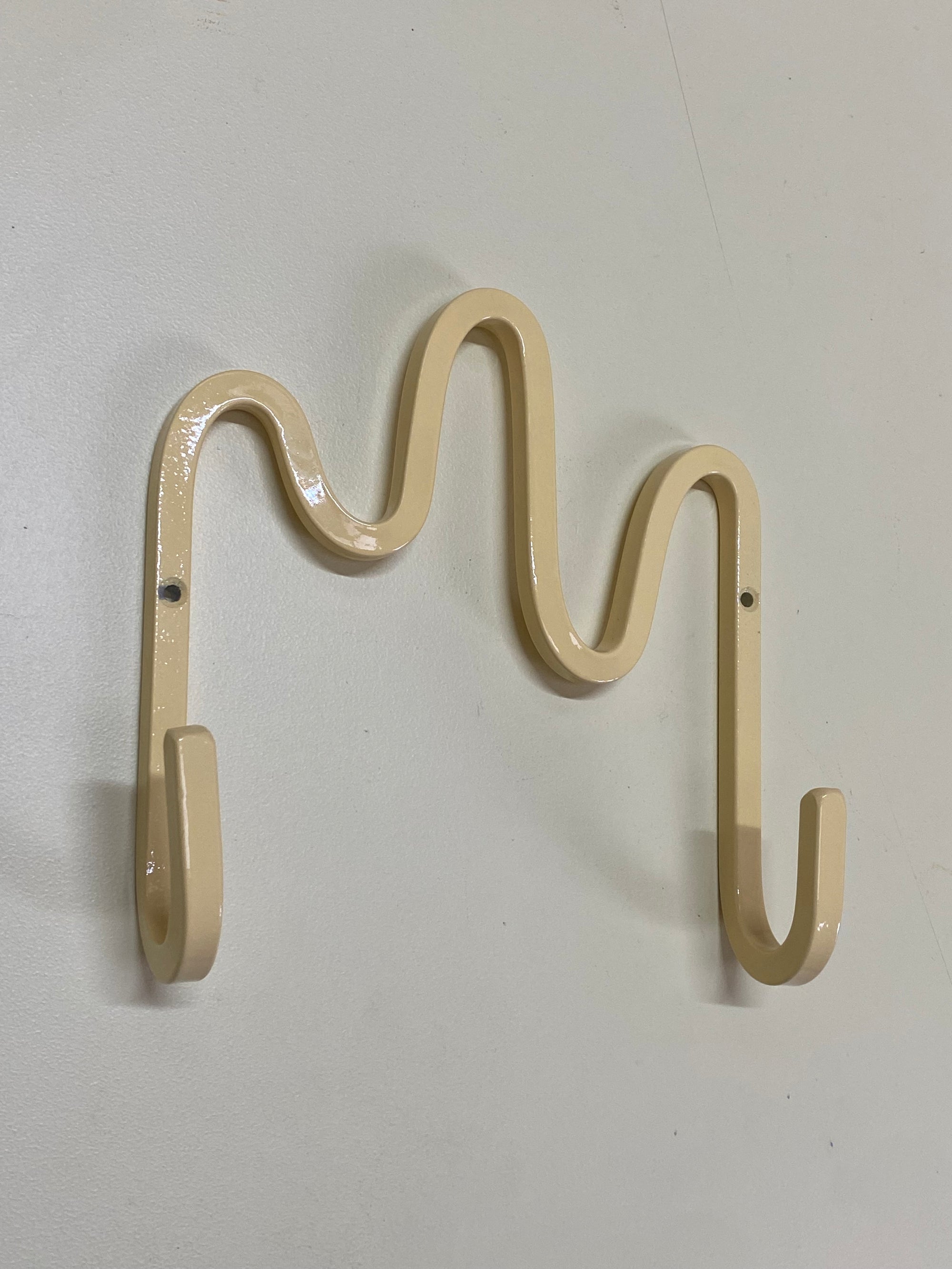 Shockwave Hook - Custard